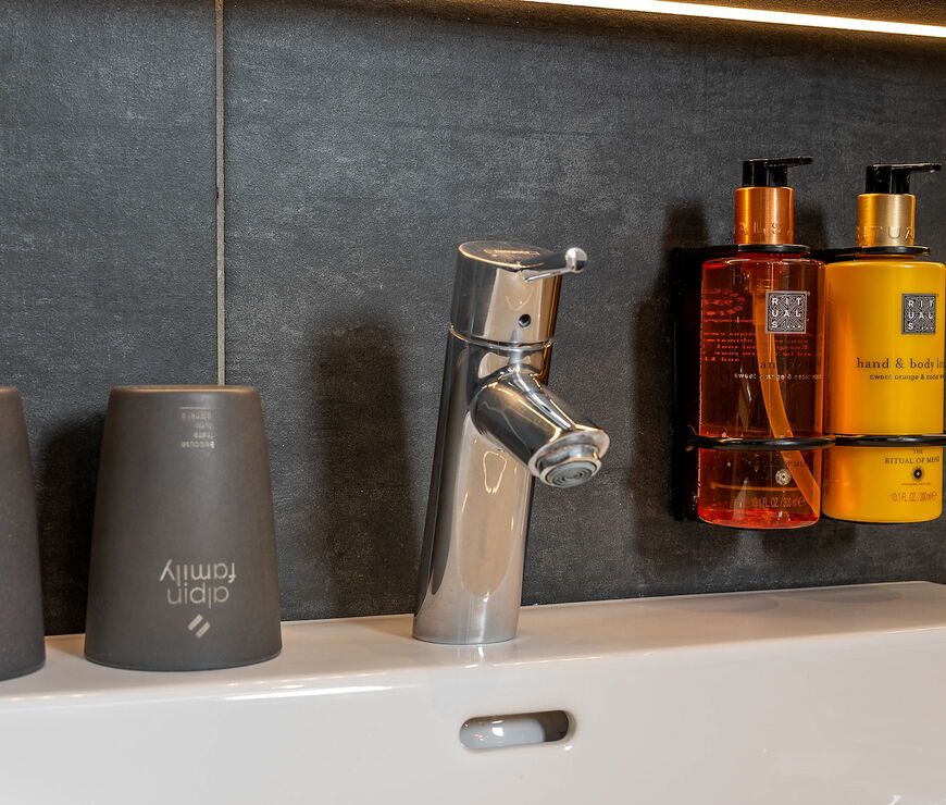 24 by AvenidA | 1-Bedroom Suite