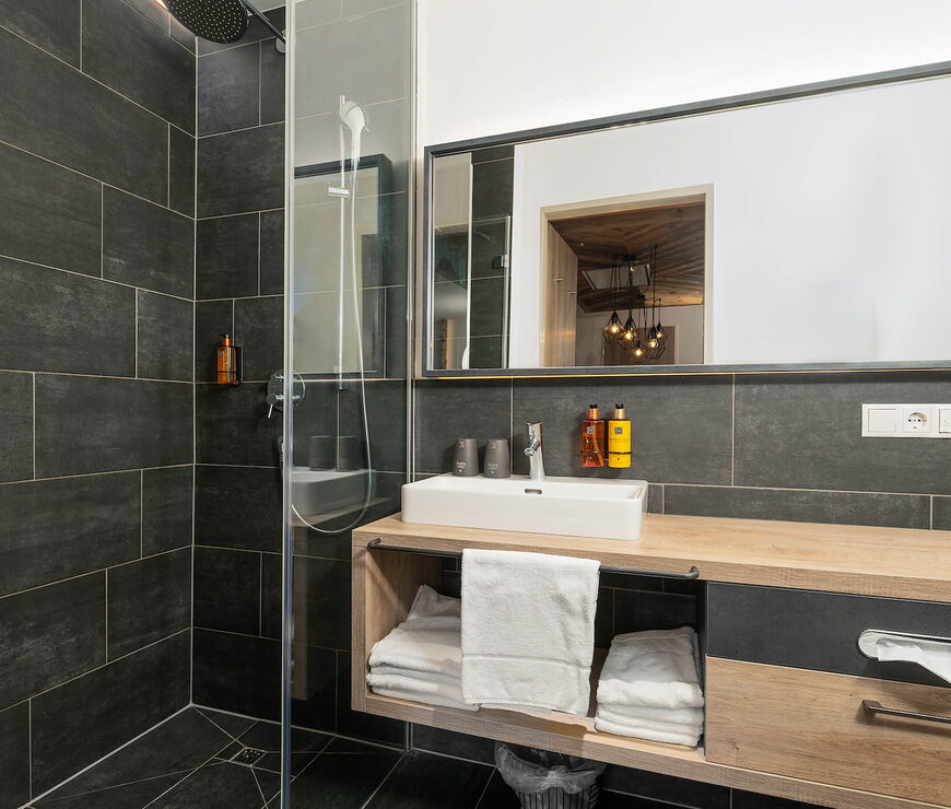 24 by AvenidA | 1-Bedroom Suite